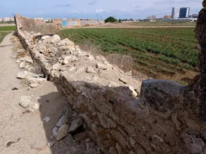 muro derruído huertas de san miguel de los reyes