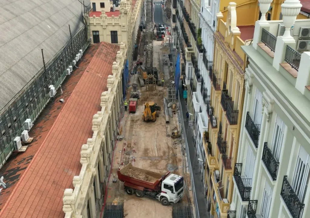 La calle Alicante se cerrará un año para realizar el cañón peatonal que una la línea L10 con el resto de la red de MetroValencia