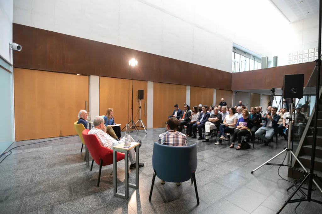 Los Nobel de Física del 2017 y de Química del 2004 participan con científicos de la Universitat Jaume I 3 UJI Premios nobel charla científica