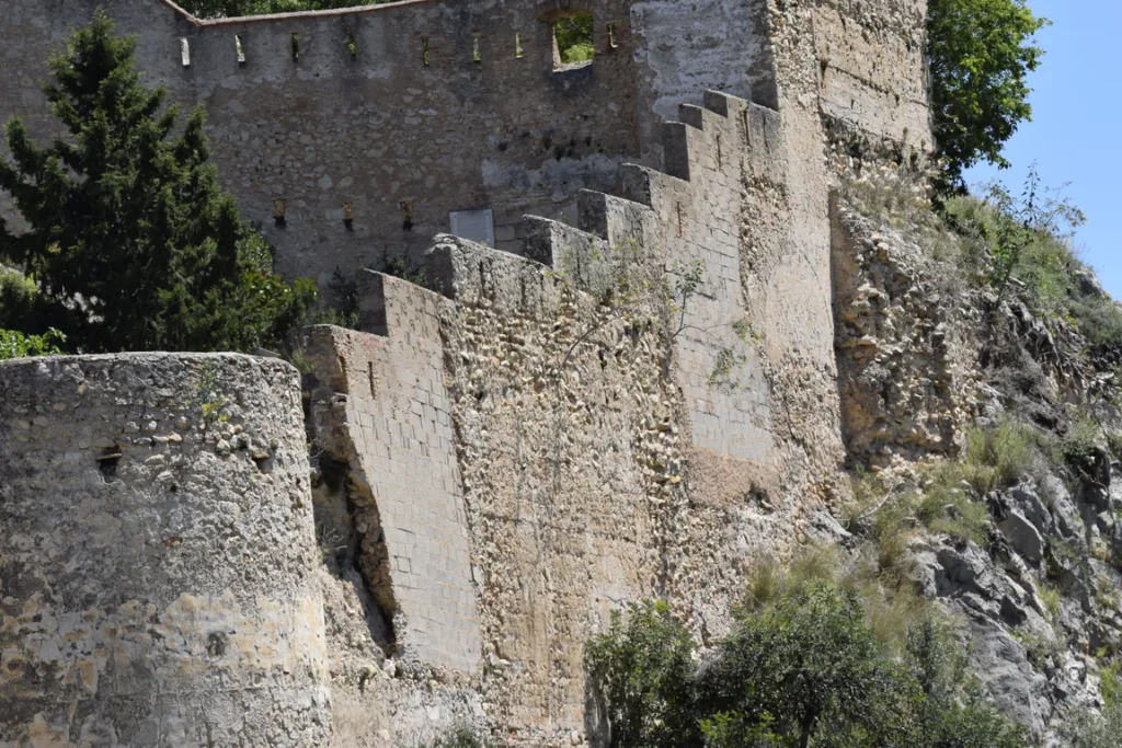 Muralla almohade Castell Xàtiva
