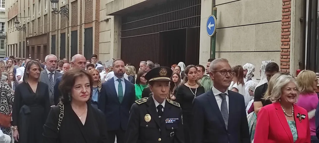 Santiago Ballester (pp) y políticos de Vox en la procesión de Sant Bult de 2023
