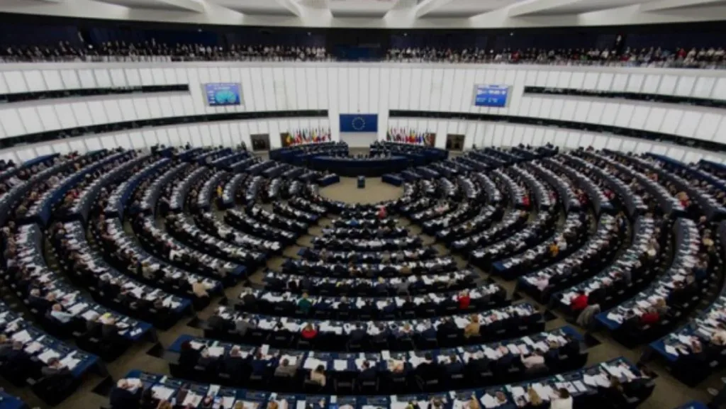 El Parlamento europeo debate sobre la amnistía en un foro no vinculante donde se han escuchado acusaciones muy duras