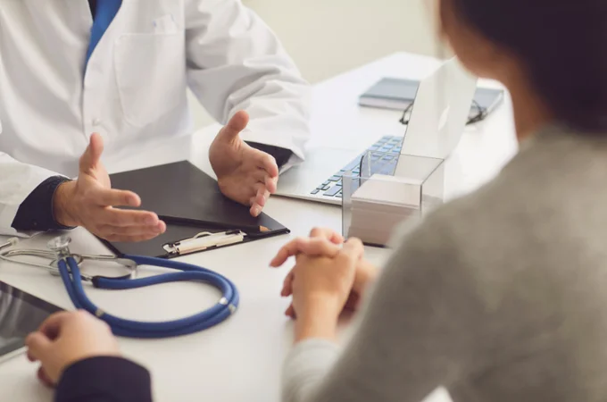 El COMA advierte a Sanidad del riesgo de contratar a recién licenciados en Medicina para sustituir a médicos este verano