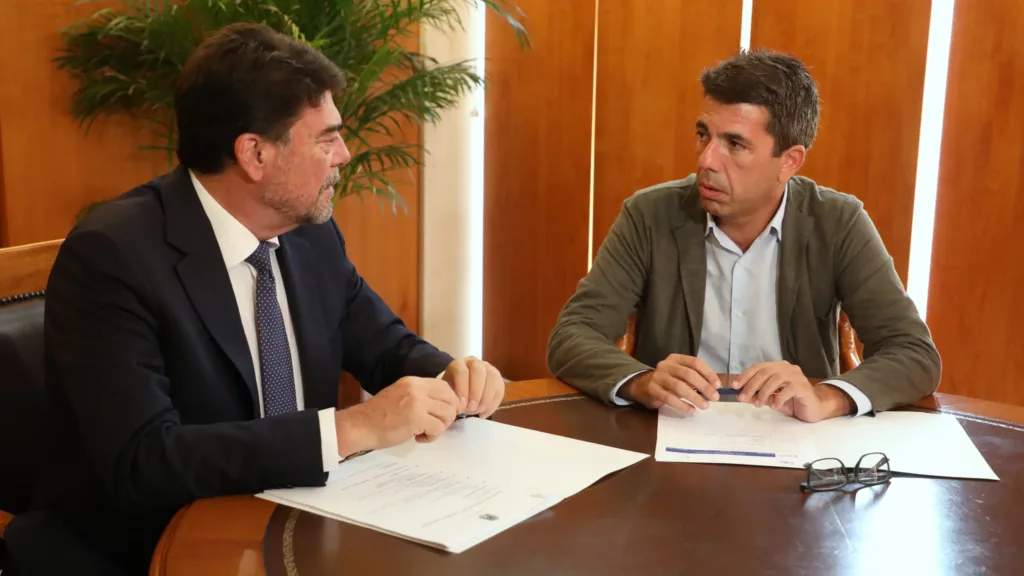 Mazón anuncia la reactivación de los proyectos sociales y las infraestructuras pendientes con la ciudad de Alicante