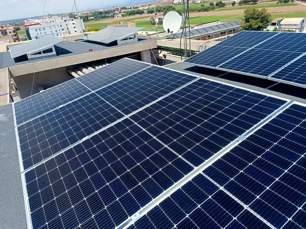 Alboraya instala paneles solares en edificios municipales