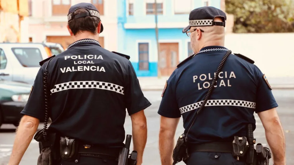 El Ayuntamiento de Valencia ampliará su plantilla con 77 Bomberos y 107 plazas de Policía Local