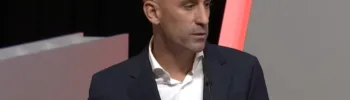Luis Rubiales, presidente de la RFEF asegura que el beso con Jenni Hermoso fue bonito y consentido y no dimite