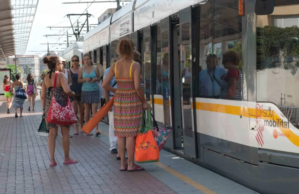Metrovalencia incrementa el servicio desde el 1 de septiembre con la finalización del horario de verano