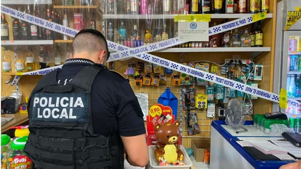 La Policía de Elche precinta 600 botellas de alcohol a un establecimiento que vendió alcohol a menores