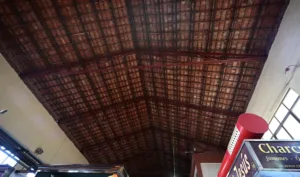 Catalá visita el Mercado del Cabanyal tras las obras de urgencia del techado 7 WhatsApp Image 2023 08 29 at 13.36.41