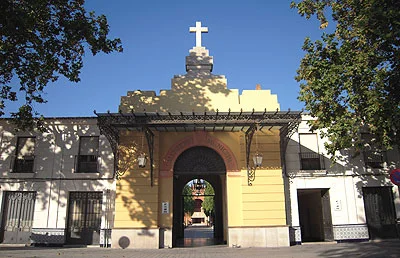 Los cementerios municipales de Valencia mantienen horario especial hasta el día siguiente de Todos los Santos