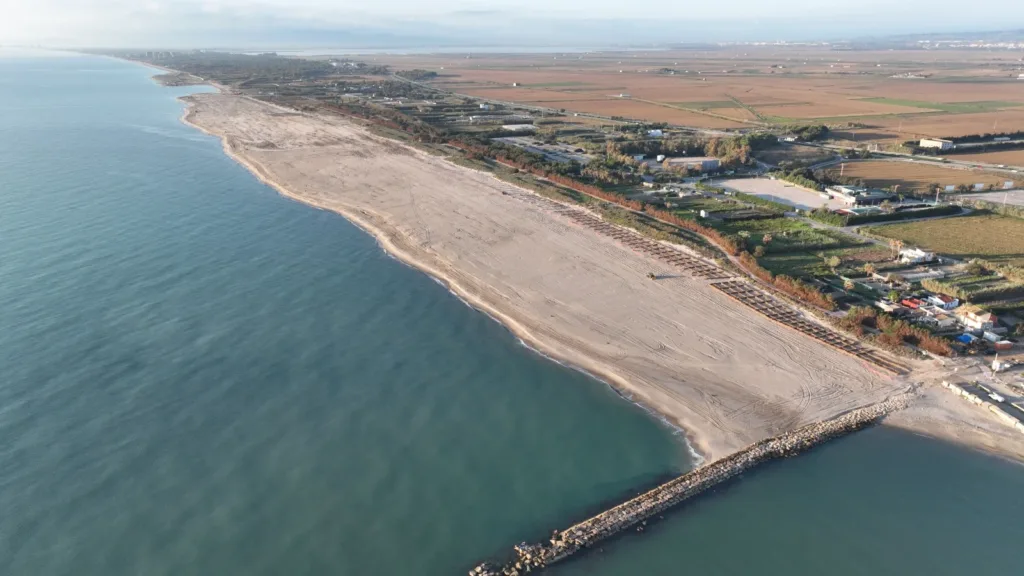 Finalizan los trabajos que han aportado 3.000.000 m³ de arena en las Playas del Sur de Valencia