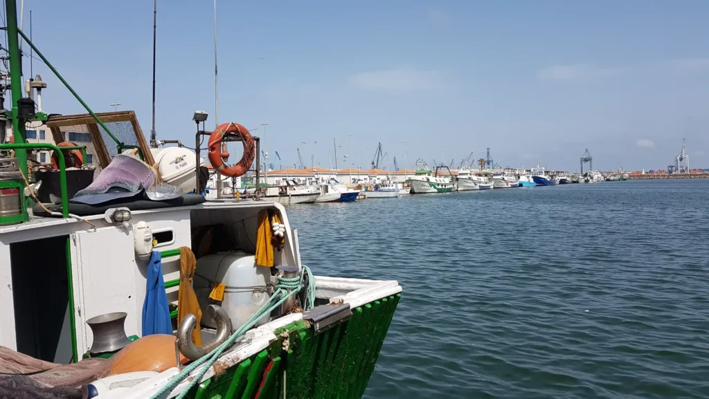Agricultura concede ayudas a los armadores de buques de pesca para compensar el aumento del precio del gasoil