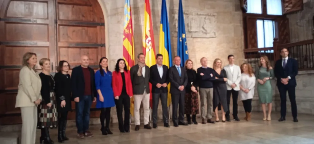 Mazón clama a la unidad para conseguir objetivos comunes para los valencianos ante sindicatos y patronal