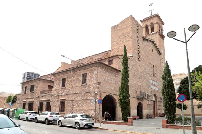 El Ayuntamiento inicia las obras de remodelación de la plaza de la iglesia de La Torre
