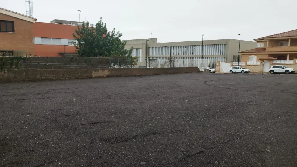 El Ajuntament de Torrent habilita un nuevo estacionamiento en superficie en La Marchadella