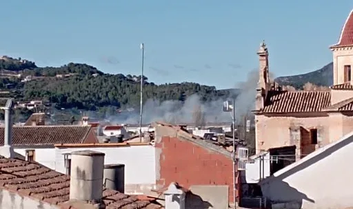 Dos incendios en Xeresa, Simat de la Valldigna e incendio de una pirotecnia en Vilamarchant
