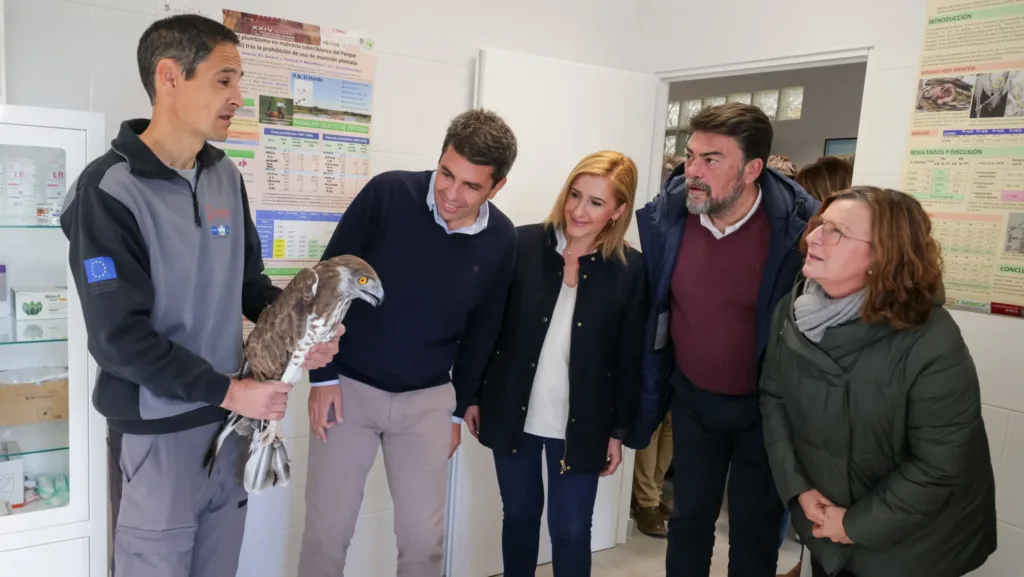 Mazón anuncia la puesta en marcha de un estatuto del voluntariado en protección animal en la Comunitat Valenciana