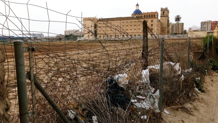 Los vecinos de Orriols rechazan el macroparking junto a San Miguel de Los Reyes y quieren un macrojardín