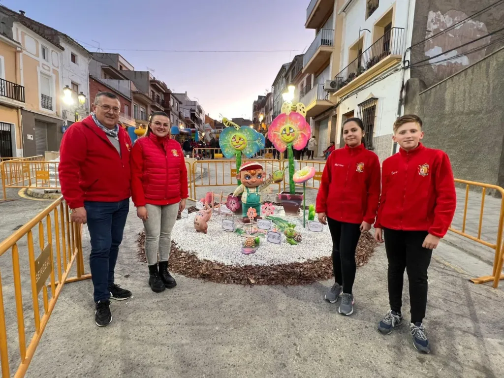 La falla Godayla de Godelleta celebra la Ofrenda de Flores a la patrona con la participación de fallas de Valencia, Turis, Picanya y Bunyol