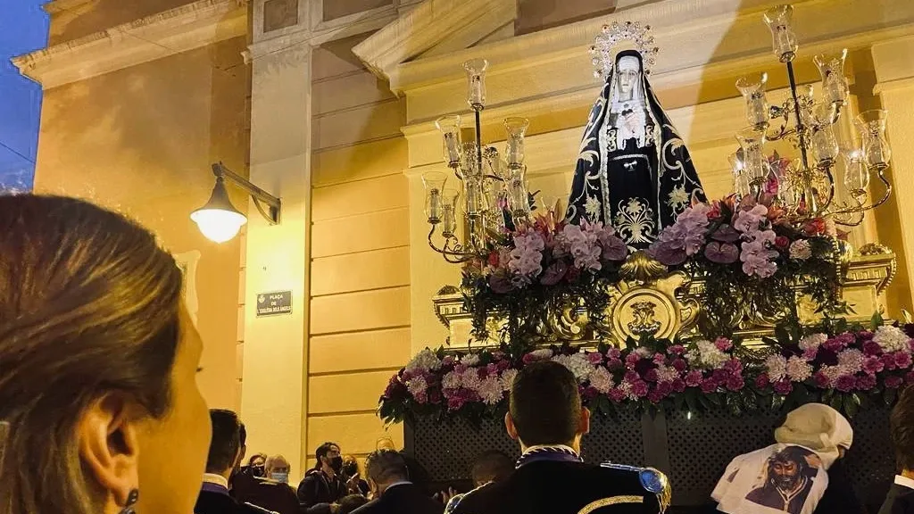 Los Granaderos del Cabanyal nombran Clavariesas de Honor a la Alcaldesa de Valencia y a la Consellera de Interior y Justicia