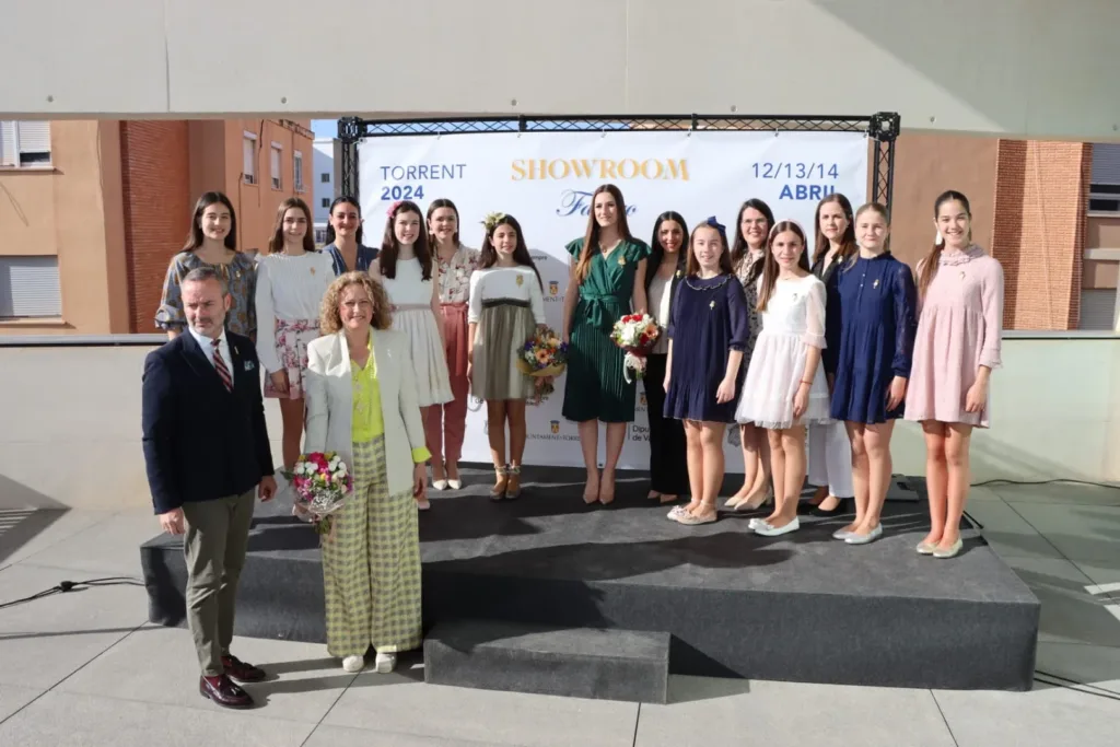 El Mercat Antic de Torrent repleto en la inauguración del I Showroom fallero 2 WhatsApp Image 2024 04 12 at 19.25.161