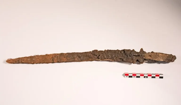 El Servicio de Arqueología de Valencia cataloga como islámica una espada encontrada en el año 1994 en Ciutat Vella