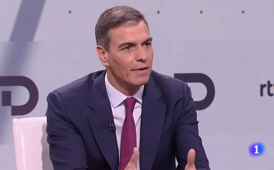 Pedro Sánchez utiliza RTVE como herramienta de propaganda y señala al CGPJ y a los medios de comunicación