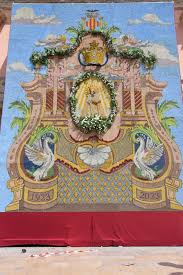 El tapiz floral de la Virgen contratado in extremis por declaración de urgencia