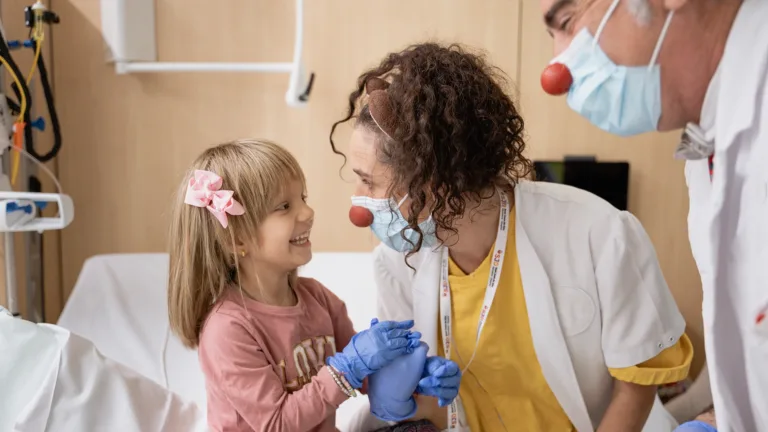 CLOWNS POR LA SALUD b