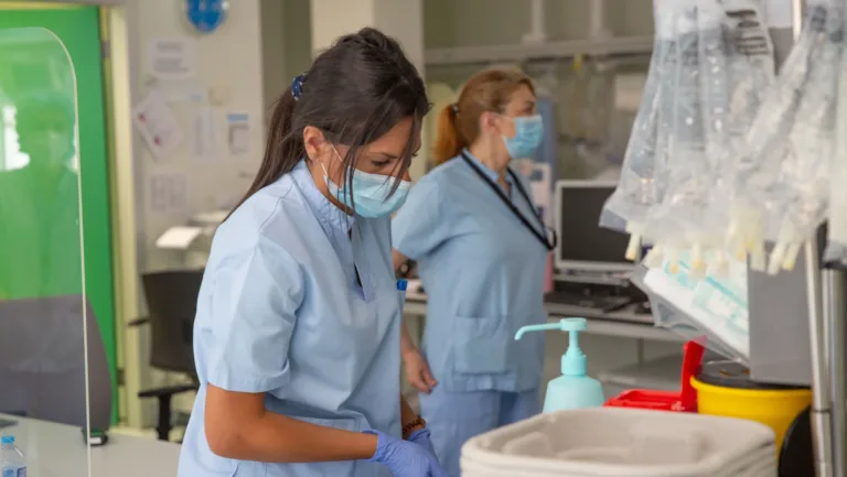 El Hospital Universitario de Torrejón celebra una feria de empleo para atraer talento de enfermería