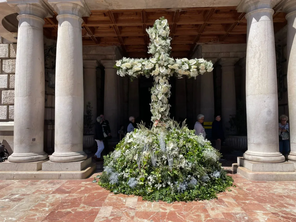 El Ayuntamiento de Valencia recupera la tradicional Cruz de Mayo
