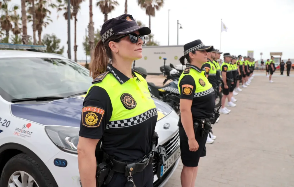 150 personas y 42 vehículos garantizarán la seguridad y el salvamento en las playas de la Ciudad de Valencia
