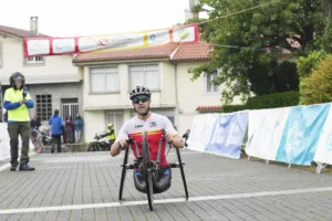 FOTO CICLISTA PARALIMPICO
