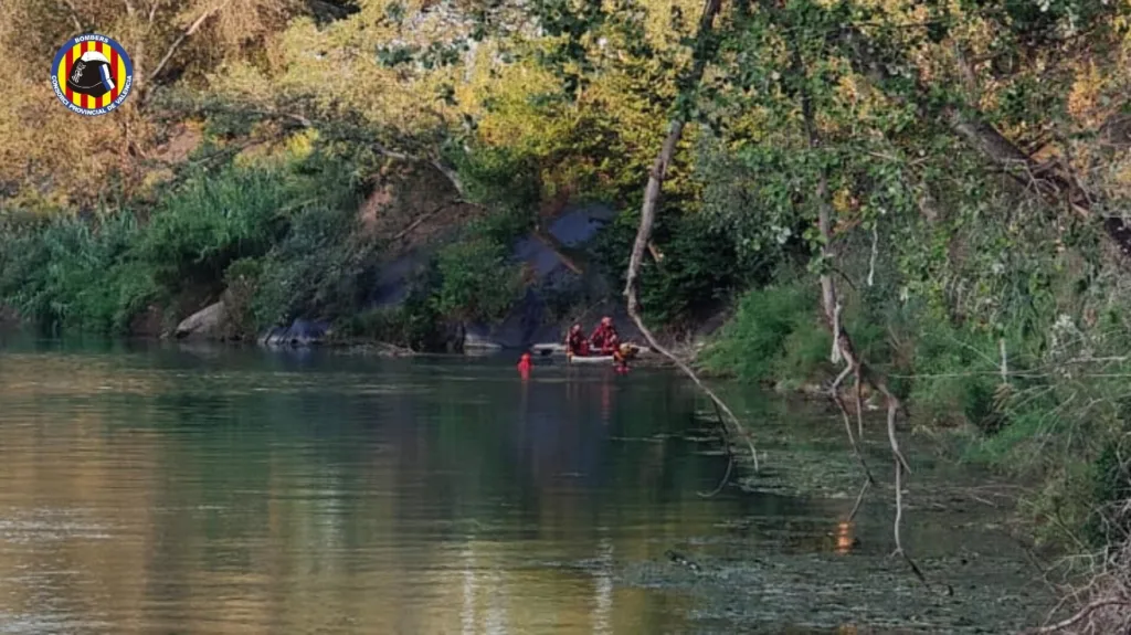 GP qNHBWsAAAlyr 11zon