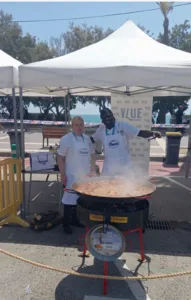 El restaurante Vlue Arribar de La Marina logra clasificarse para la final del Campeonato de Paella de Sueca en su primera participación