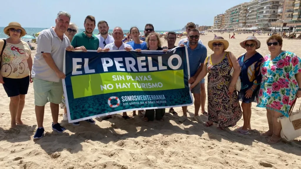 El PPCV se ha sumado a la cadena humana en defensa del litoral que hoy se ha concentrado en El Perelló