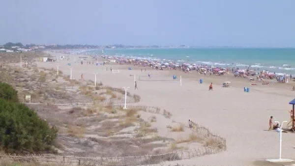 Canet d'En Berenguer cierra su playa por contaminación orgánica en el agua