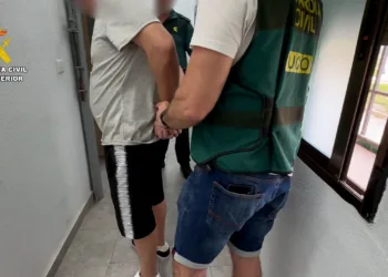 La Guardia Civil detiene a 4 mensajeros responsables de numerosos robos de paquetería en Valencia y Alicante