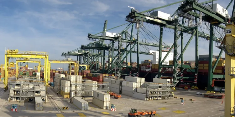 Las exportaciones de la Comunitat Valenciana crecen un 8,3 % en junio 1 Las exportaciones de la Comunitat Valenciana crecen un 8,3 % en junio