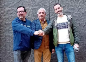 La comisión de Cuba Literato Azorin-Pintor Gisbert firma contrato para su Falla grande