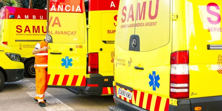 Sanidad renueva 642 terminales de radio de ambulancias y unidades del Servicio de Emergencias Sanitarias de Comunitat Valenciana 1 Una mujer da a luz en un portal de Chirivella y es asistida por los servicios de emergencia