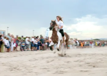 Les corregudes de Joyes vuelven a la playa de Pinedo