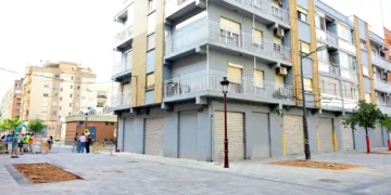 El Ayuntamiento acondiciona un aparcamiento con 150 plazas en el entorno del Mercado de Torrefiel