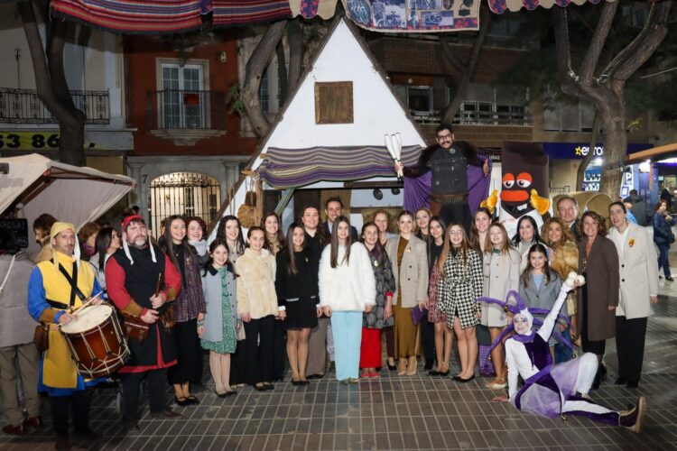 Torrent inaugura la II Feria del Chocolate con un lleno absoluto