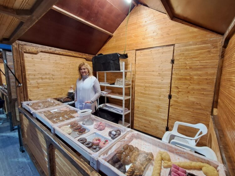 Torrent inaugura la II Feria del Chocolate con un lleno absoluto