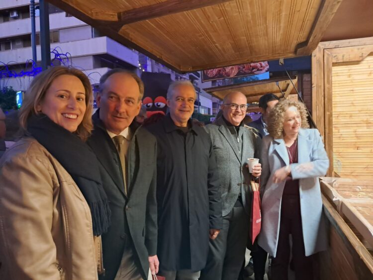 Torrent inaugura la II Feria del Chocolate con un lleno absoluto