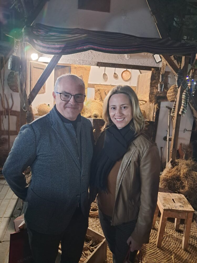 Torrent inaugura la II Feria del Chocolate con un lleno absoluto