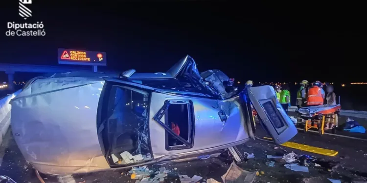 Un menor fallecido y 14 heridos en un terrible accidente de tráfico en Moncofa