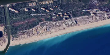 Aparece un cadáver en descomposición en la Plaja de la Garrofera